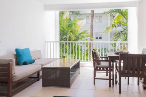 Azure Harmony - A Breezy Hideaway At The Beach Club - Accommodation Main Beach 1