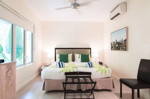 Azure Harmony - A Breezy Hideaway At The Beach Club - Accommodation Main Beach 2