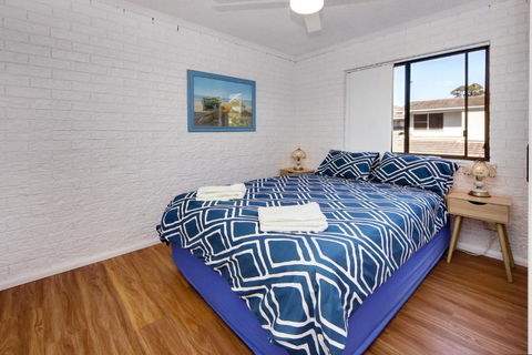 Azure Beach - Accommodation Main Beach 4