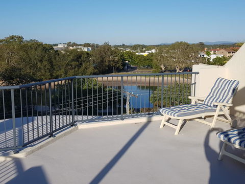 Excellsior Apartments - Accommodation Main Beach 13