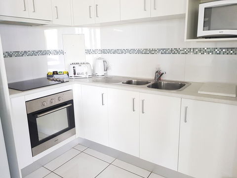 Excellsior Apartments - Accommodation Main Beach 41