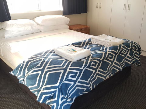 Excellsior Apartments - Accommodation Main Beach 19