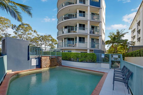 Excellsior Apartments - Accommodation Main Beach 1