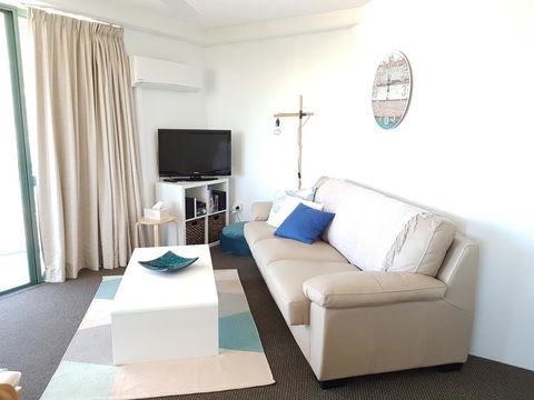 Excellsior Apartments - Accommodation Main Beach 6