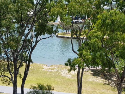 Excellsior Apartments - Accommodation Main Beach 23