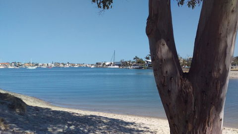 Excellsior Apartments - Accommodation Main Beach 15