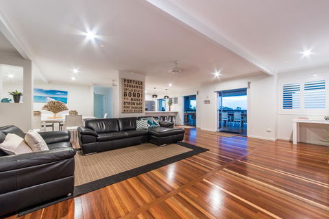 Hayman Views - Accommodation Main Beach 17