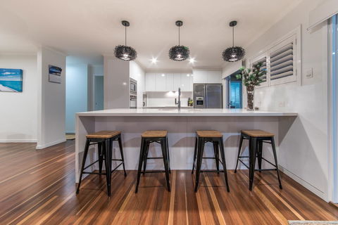 Hayman Views - Accommodation Main Beach 18