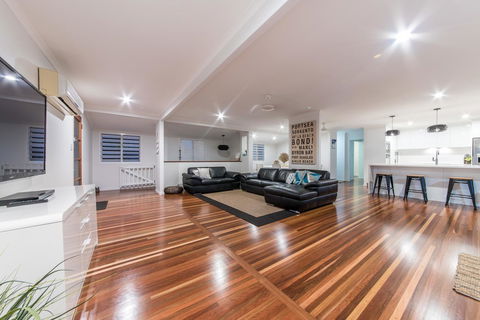 Hayman Views - Accommodation Main Beach 5