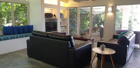 Cairns Beach House Our Oasis - Accommodation Main Beach 13