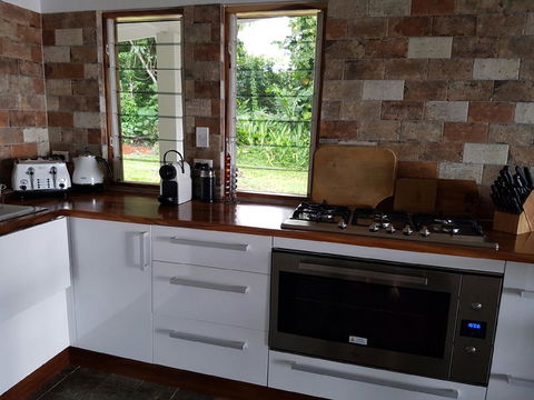 Cairns Beach House Our Oasis - Accommodation Main Beach 17