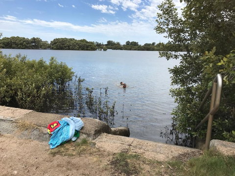 Absolute Waterfront - Accommodation Main Beach 8