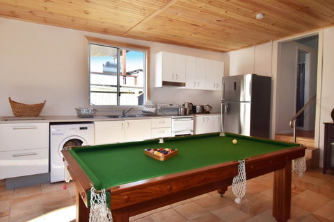 Absolute Waterfront - Accommodation Main Beach 1