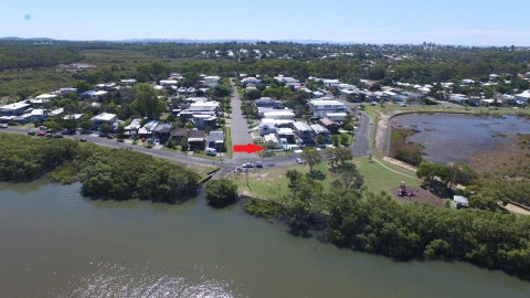 Absolute Waterfront - Accommodation Main Beach 13