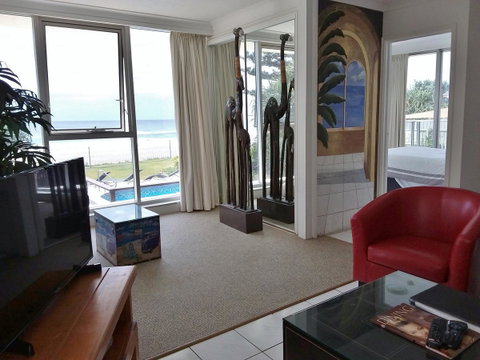 Hibiscus On The Beach - Accommodation Main Beach 21