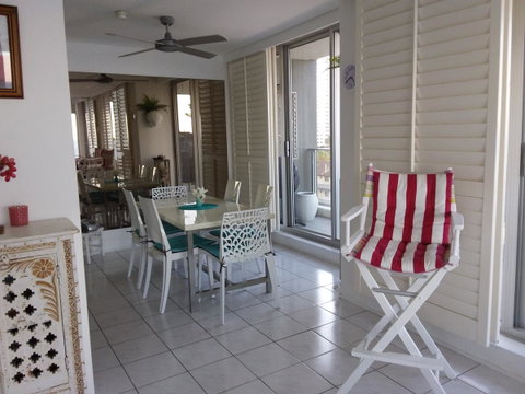 Hibiscus On The Beach - Accommodation Main Beach 25