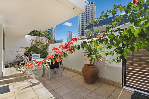 Hibiscus On The Beach - Accommodation Main Beach 35