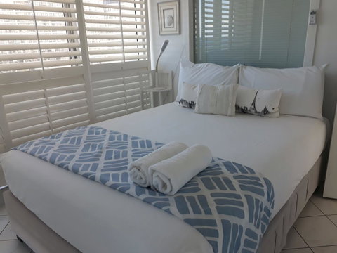 Hibiscus On The Beach - Accommodation Main Beach 23