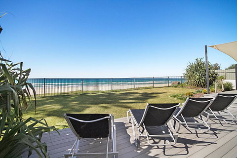 Hibiscus On The Beach - Accommodation Main Beach 22