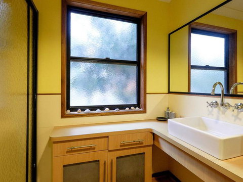 Five Bimba (Tractor House) - Accommodation Main Beach 14