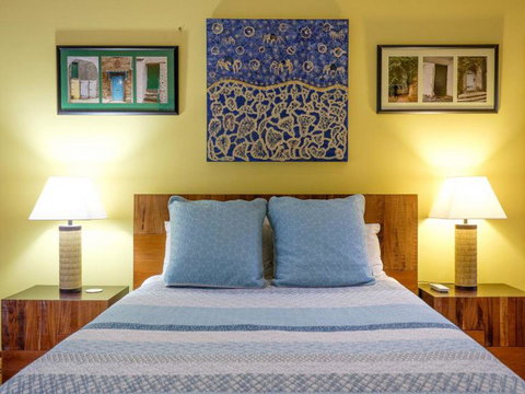 Five Bimba (Tractor House) - Accommodation Main Beach 5