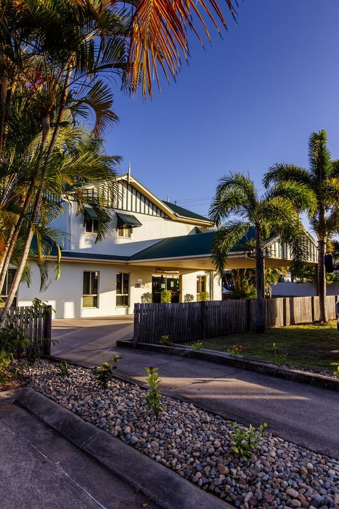 Shamrock Gardens Motel - Accommodation Main Beach 0