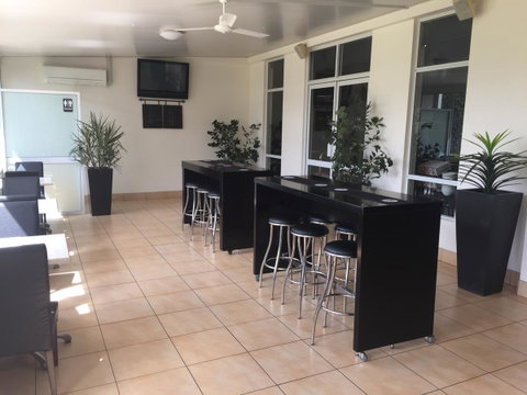 Roma Explorers Inn - Accommodation Main Beach 24