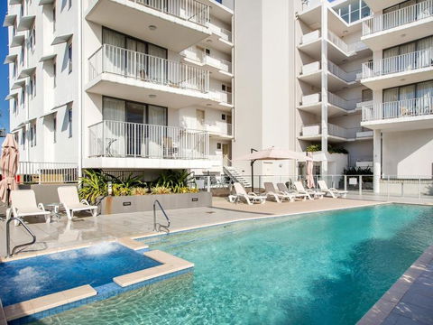 U309 Ocean Views Resort - Owner Managed - Accommodation Main Beach 5