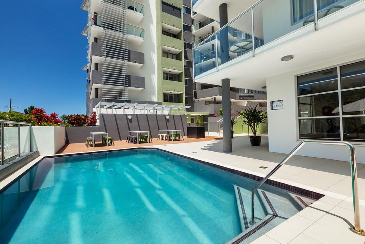 Albion QLD Accommodation Main Beach