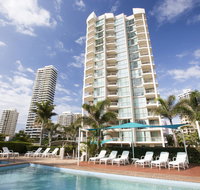 Maldives Resort - Accommodation Main Beach