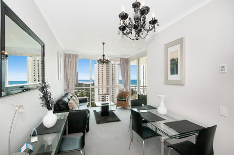 Maldives Resort Main Beach, Gold Coast - Accommodation Main Beach 31