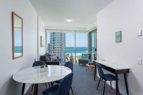 Maldives Resort Main Beach, Gold Coast - Accommodation Main Beach 21