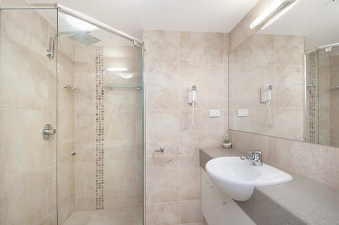 Maldives Resort Main Beach, Gold Coast - Accommodation Main Beach 34