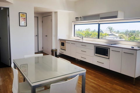 Hinchinbrook Holiday Apartments - Accommodation Main Beach 2