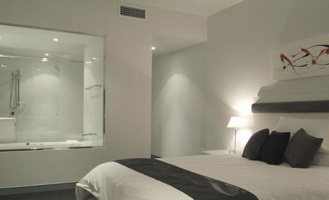 Hinchinbrook Holiday Apartments - Accommodation Main Beach 7