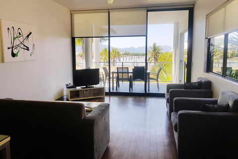 Hinchinbrook Holiday Apartments - Accommodation Main Beach 4