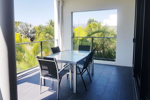 Hinchinbrook Holiday Apartments - Accommodation Main Beach 1