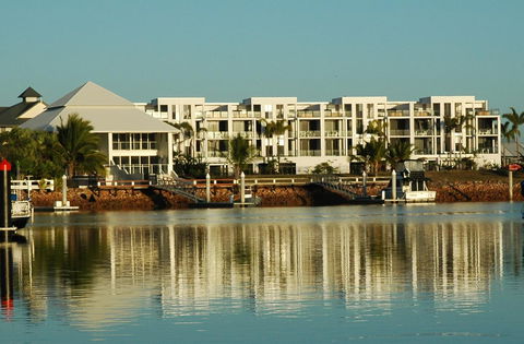 Hinchinbrook Holiday Apartments - Accommodation Main Beach 0