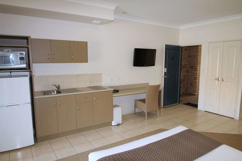 Midlander Motor Inn - Accommodation Main Beach 22