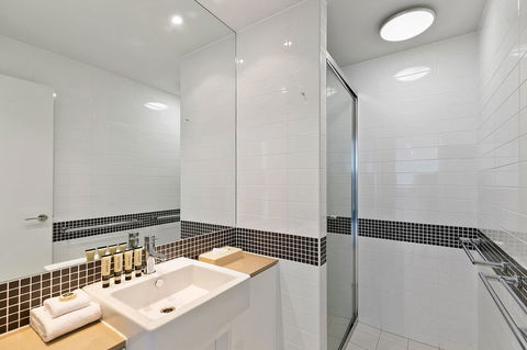 Akama Resort - Accommodation Main Beach 14