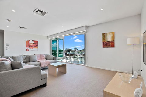 Akama Resort - Accommodation Main Beach 26