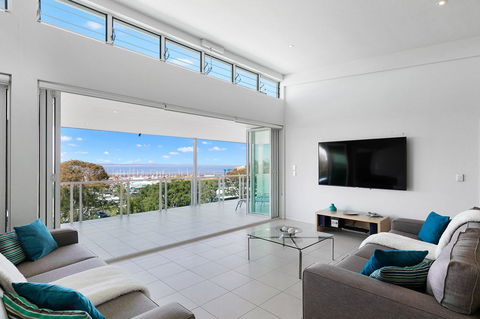 Akama Resort - Accommodation Main Beach 30