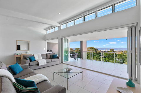 Akama Resort - Accommodation Main Beach 31