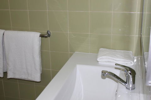 Arcadia Village Motel - Accommodation Main Beach 13