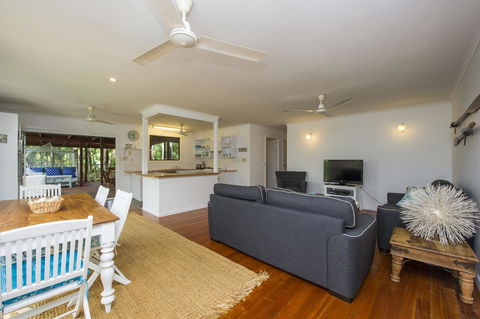 Koorakai - Accommodation Main Beach 1