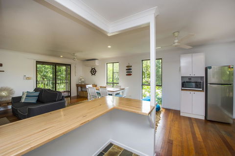 Koorakai - Accommodation Main Beach 3