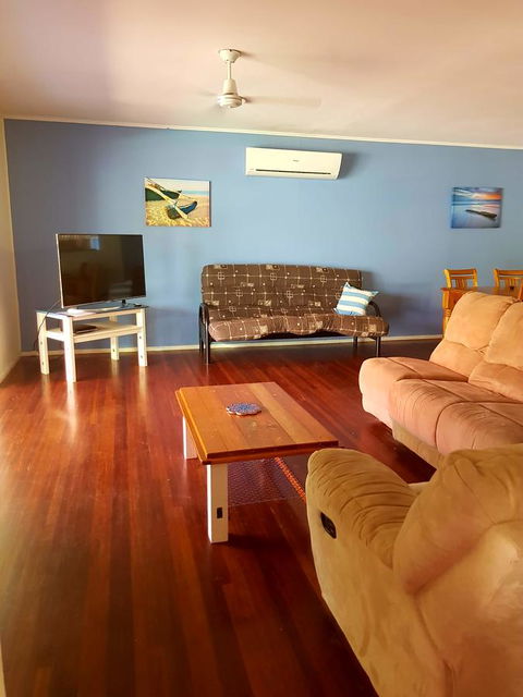 Arcadia Beach Guest House And Car Hire - Accommodation Main Beach 23