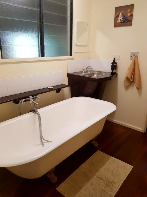 Arcadia Beach Guest House And Car Hire - Accommodation Main Beach 27