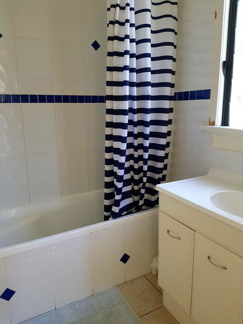 Arcadia Beach Guest House And Car Hire - Accommodation Main Beach 12