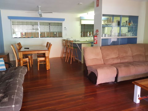 Arcadia Beach Guest House And Car Hire - Accommodation Main Beach 17